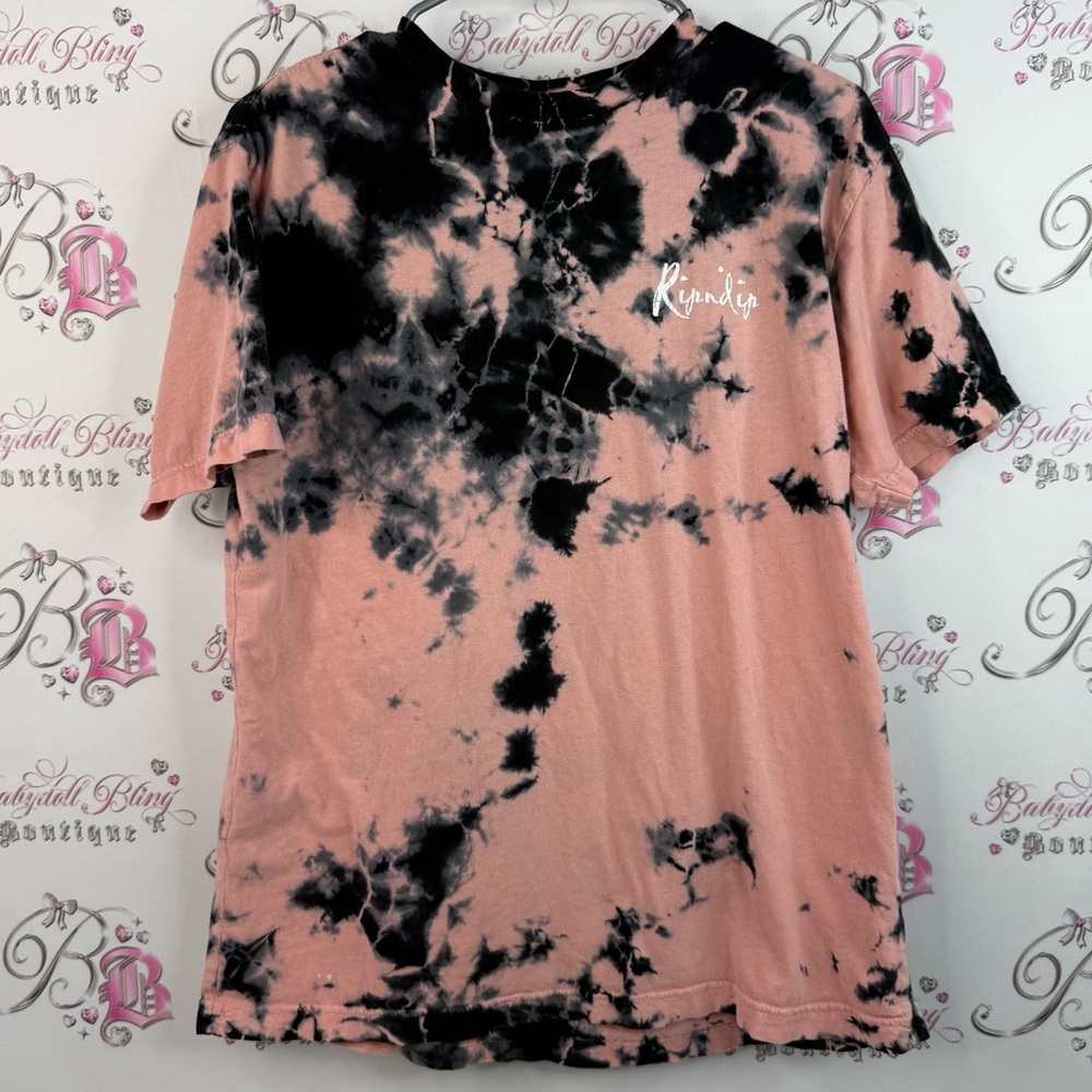 Rip N dip T-shirt cat on back flowers Pink and Black Tie-Dye Graphic Tee